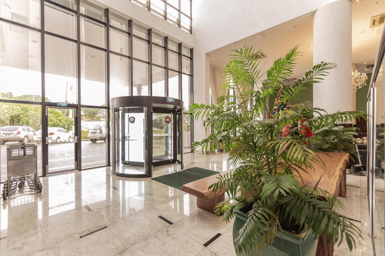 Hotel Inter Cuiaba Exteriér fotografie Entrance to the hotel