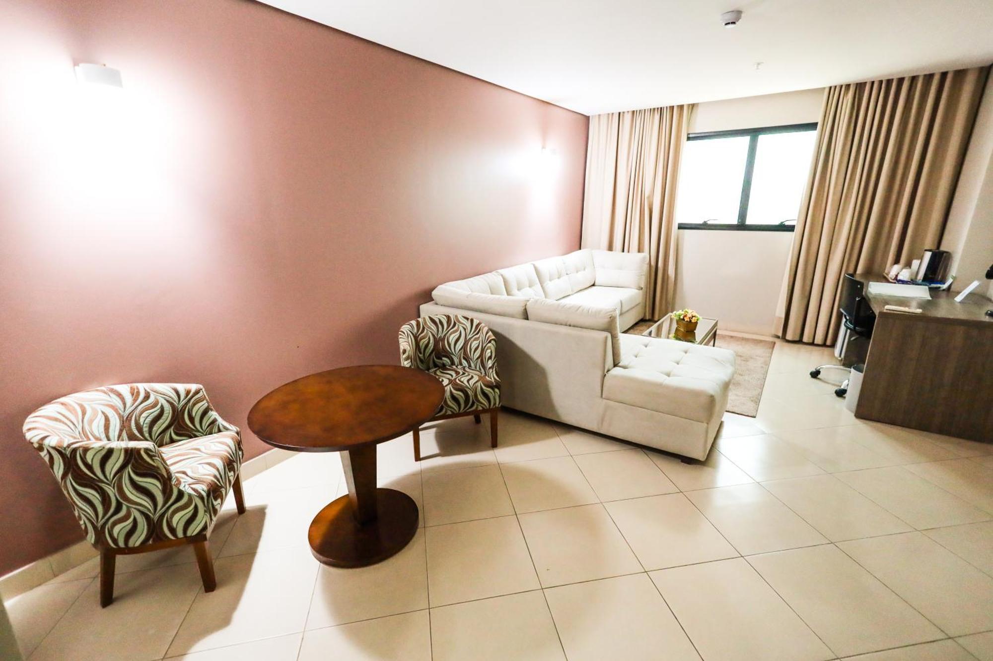 Hotel Inter Cuiaba Exteriér fotografie A living room
