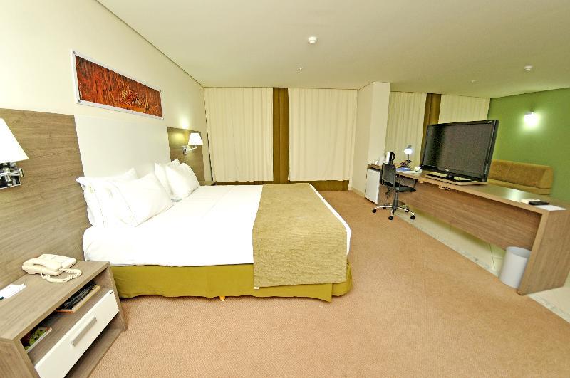 Hotel Inter Cuiaba Exteriér fotografie A room at the hotel